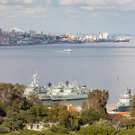 Cristo Rei Flat - Great Views By Homeful Homes